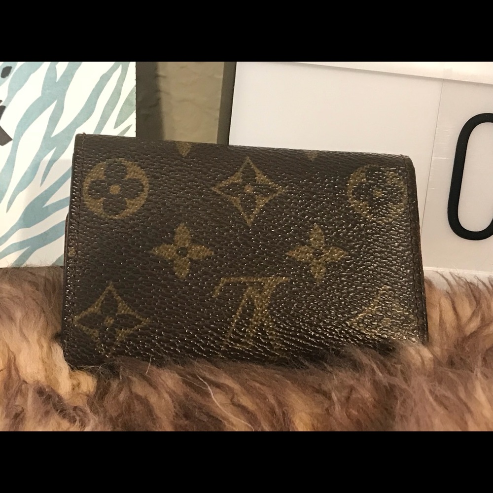 Price Firm Monogram Canvas 6 key ring holder - Picture 2 of 7